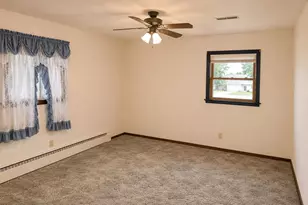 421 W Calhoun St, Cuba City,  53807 - Photo 17