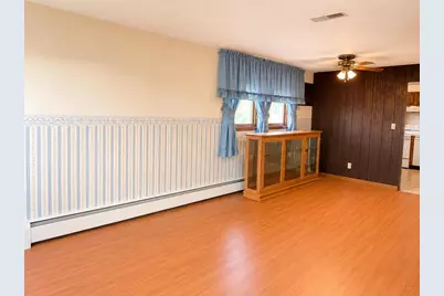 421 W Calhoun Street, Cuba City,  53807 - Photo 13