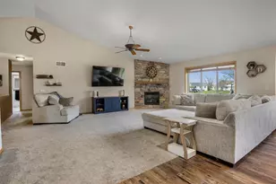 2012 Cherokee Dr, Prairie Du Sac, WI 53578 - Photo 17