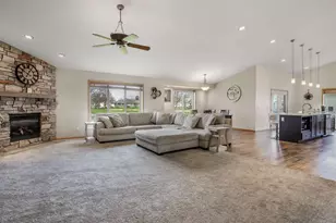 2012 Cherokee Dr, Prairie Du Sac, WI 53578 - Photo 7