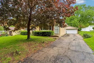 5006 Violet Ln, Madison, WI 53714 - Photo 3