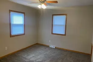 2950 Iris Dr, Beloit, WI 53511 - Photo 7