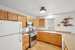 1027 Melvin Ct, Madison, WI 53704 - Photo 3