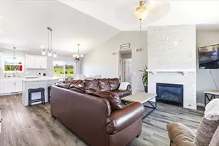 1421 21st St, Baraboo, WI 53913 - Photo 3