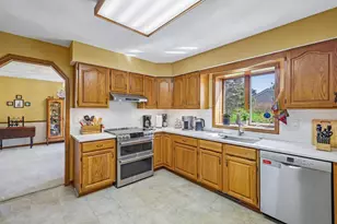 2832 Marledge St, Fitchburg, WI 53711 - Photo 13
