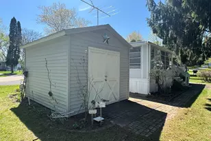 391 Skyline Dr, Edgerton, WI 53534 - Photo 3