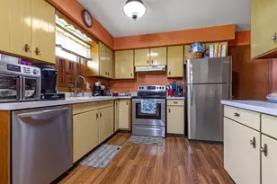 621 Holly Rd, Beloit, WI 53511 - Photo 5
