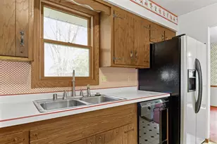 6014 Old Middleton Rd, Madison, WI 53705 - Photo 3