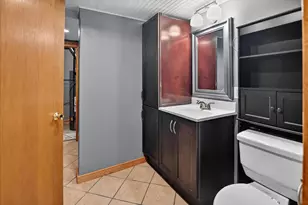 1425 Hyland Dr, Stoughton, WI 53589 - Photo 19