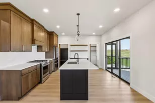 1405 Yeske Dr, Waunakee, WI 53597 - Photo 15