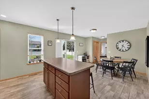 811 Cheshire Castle Way, Verona, WI 53593 - Photo 9