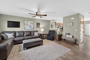 811 Cheshire Castle Way, Verona, WI 53593 - Photo 3