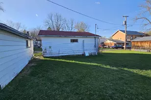 312 Elm St, Endeavor, WI 53930 - Photo 9