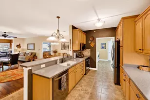 34 Cherokee Cir, Madison, WI 53704 - Photo 11