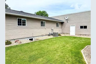 304 State Street, Prairie Du Chien, WI 53821 - Photo 7