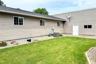304 State St, Prairie Du Chien, WI 53821 - Photo 7