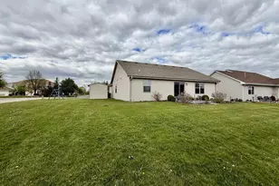 4011 Creekside Dr, Janesville, WI 53548 - Photo 41