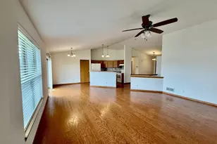 4011 Creekside Dr, Janesville, WI 53548 - Photo 9