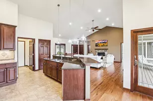 248 Greenway Cir, Deerfield, WI 53531 - Photo 11