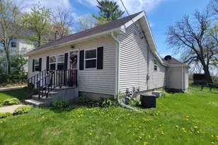 1306 Sharon St, Janesville, WI 53545 - Photo 3