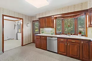 5905 S Hill Dr, Madison, WI 53705 - Photo 13