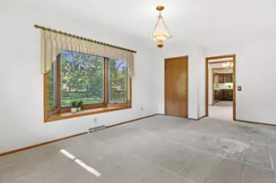 5905 S Hill Dr, Madison, WI 53705 - Photo 17