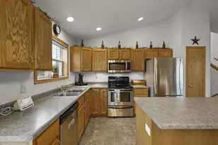 3637 Turning Leaf Dr, Madison, WI 53719 - Photo 11