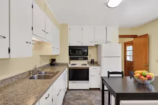 122 Gary Ct, Sun Prairie, WI 53590 - Photo 5