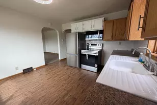 735 Crescent St, Mauston, WI 53948 - Photo 7