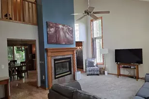 149 Pine View Dr, Madison, WI 53704 - Photo 3