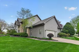 2 Plover Cir, Madison, WI 53717 - Photo 3