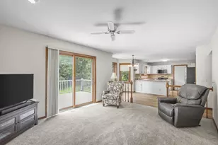 550 Harper Dr, Verona, WI 53593 - Photo 5