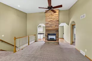 888 Chalfont Dr, Sun Prairie, WI 53590 - Photo 11