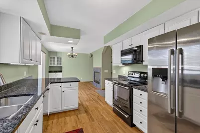 888 Chalfont Drive, Sun Prairie, WI 53590 - Photo 3