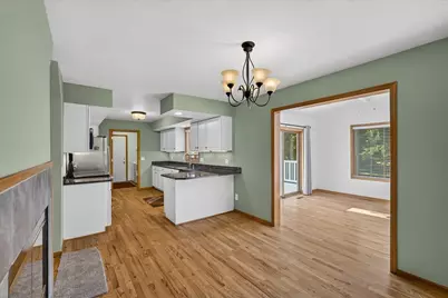 888 Chalfont Drive, Sun Prairie, WI 53590 - Photo 7