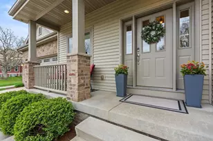 5639 Old Oak Dr, Fitchburg, WI 53711 - Photo 3