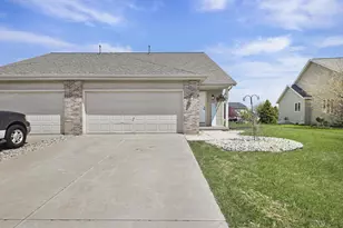 640 Tower Dr, Sun Prairie, WI 53590 - Photo 1