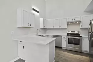 640 Tower Dr, Sun Prairie, WI 53590 - Photo 5