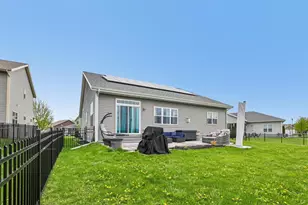 1354 Pine St, Sun Prairie, WI 53590 - Photo 5