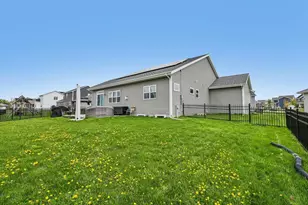 1354 Pine St, Sun Prairie, WI 53590 - Photo 7