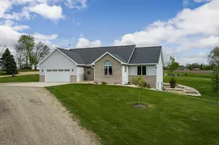13541 Beloit Newark Rd, Brodhead, WI 53520 - Photo 3