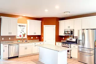 934 E Superior Dr, Edgerton, WI 53534 - Photo 9