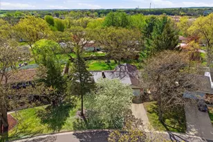 418 Oakridge Dr, Portage, WI 53901 - Photo 1
