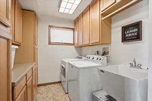 418 Oakridge Dr, Portage, WI 53901 - Photo 33