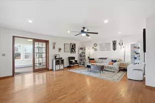 418 Oakridge Dr, Portage, WI 53901 - Photo 9