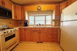 424 Skyline Dr, Edgerton, WI 53534 - Photo 7