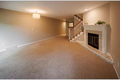 120 Glenview Court, Janesville, WI 53548 - Photo 5
