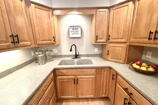120 Glenview Ct, Janesville, WI 53548 - Photo 15