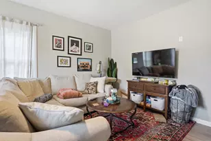 2027 E Washington Ave, Madison, WI 53704 - Photo 13
