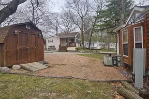 W5229 Surfwood Dr, Elkhorn, WI 53121 - Photo 19